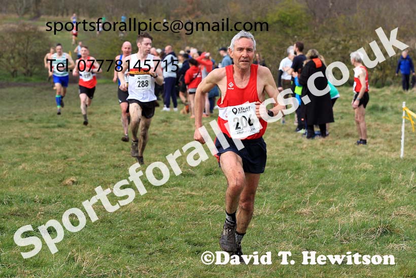 Men 35 to 60 in the 2023 BMAF Cross Country Champs., Wallsend. Photo: David T. Hewitson/Sports for All Pics